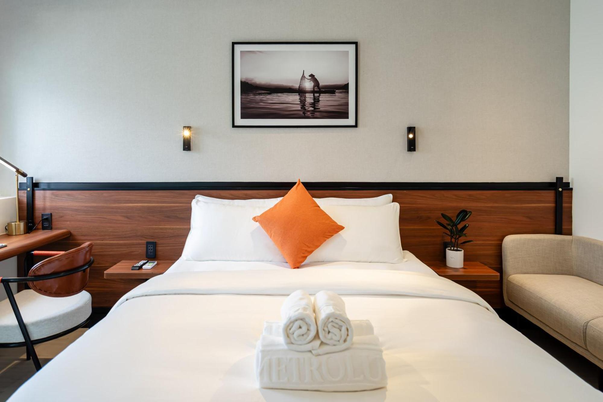 Metrolux Contemporary Khách sạn