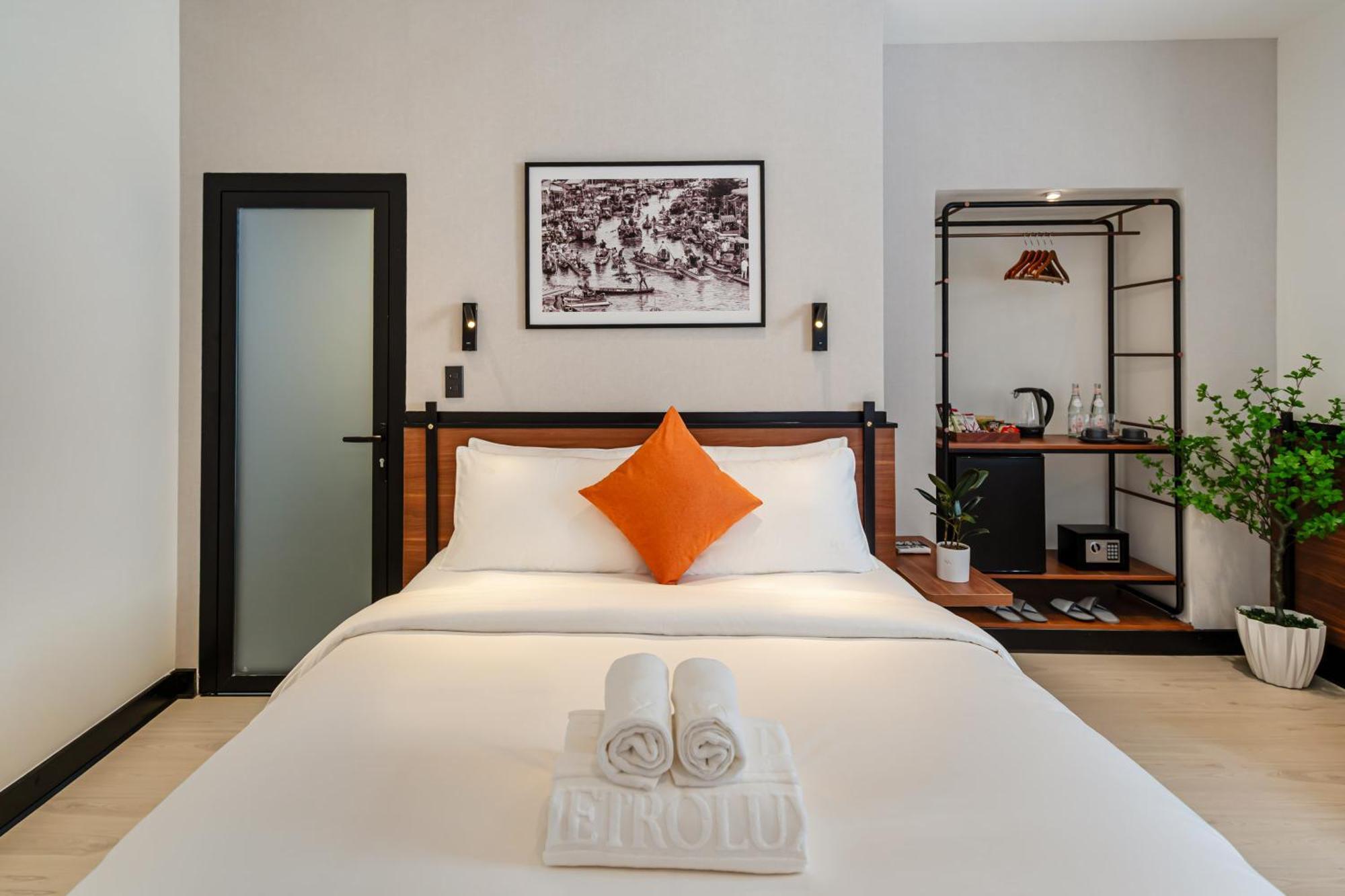 Khách sạn Metrolux Contemporary TP. Hồ Chí Minh
