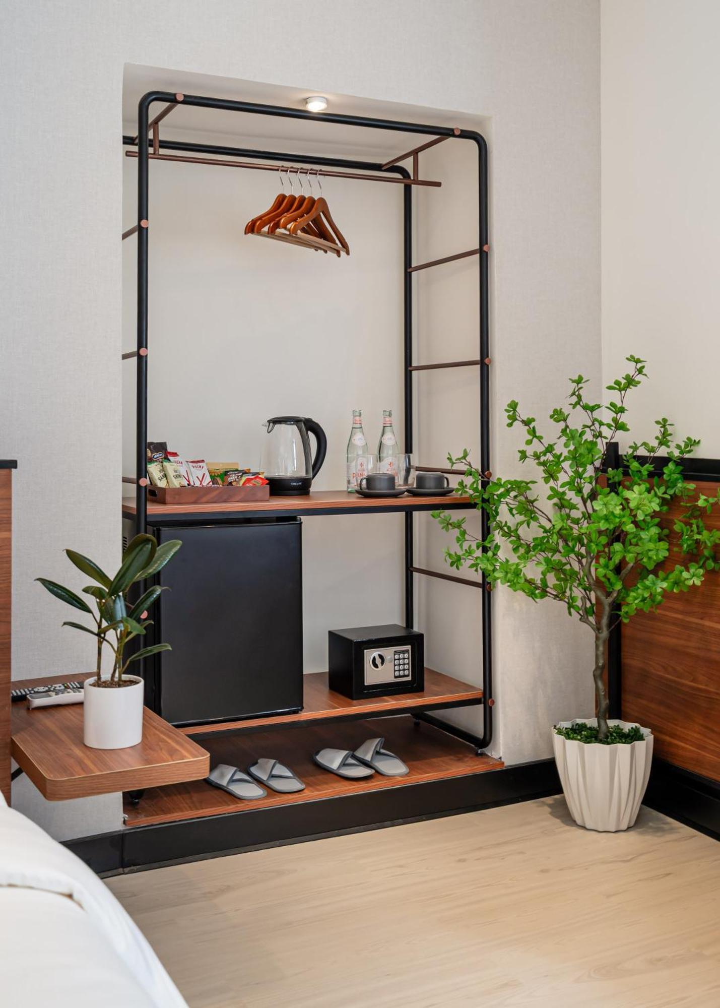 Metrolux Contemporary Khách sạn