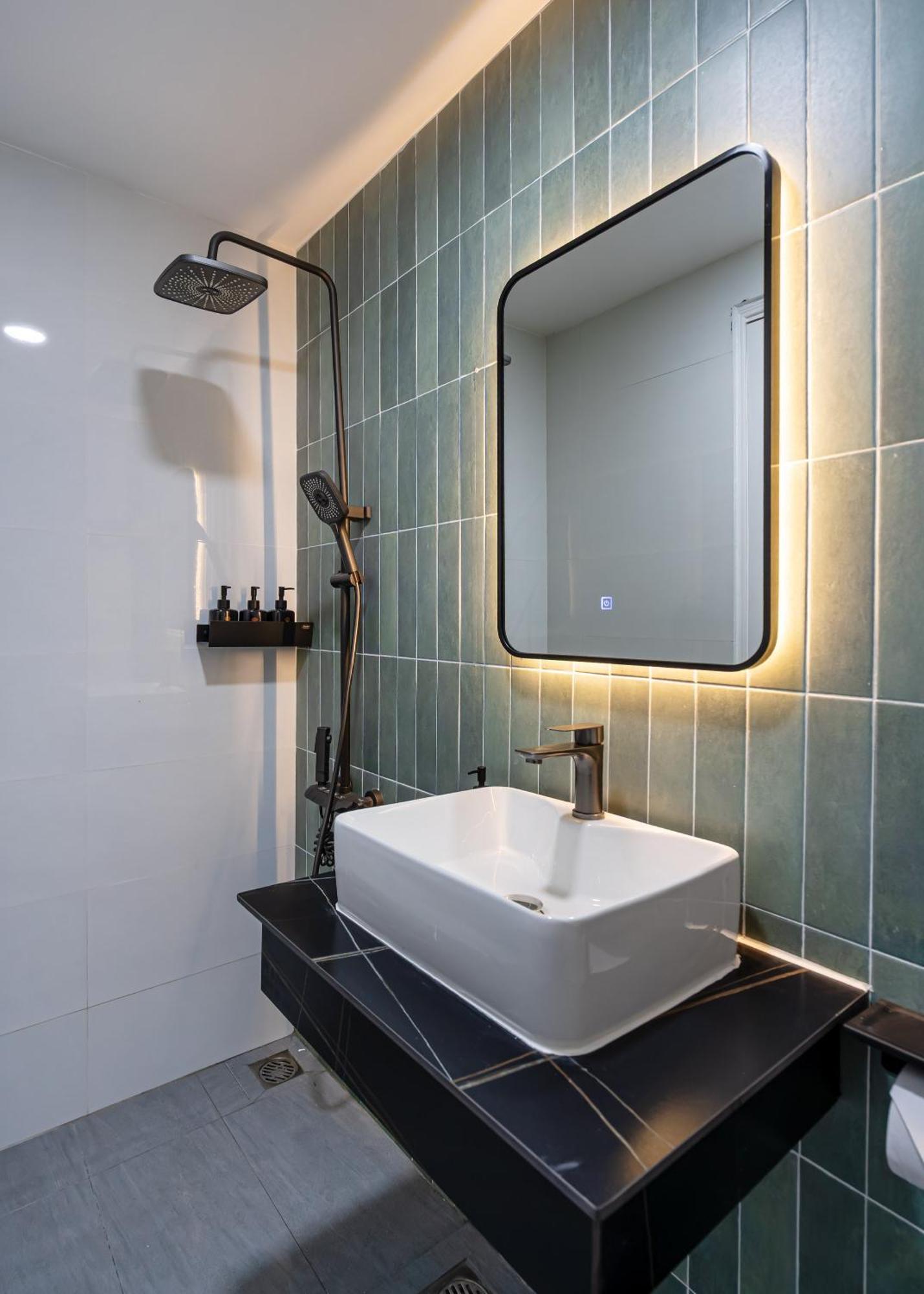Metrolux Contemporary Khách sạn